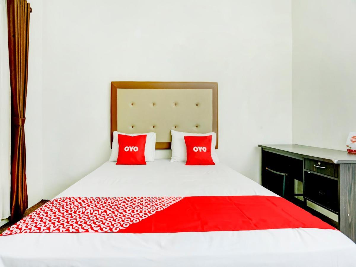 Oyo 3884 Dixie Syariah Guest House Самаринда Экстерьер фото